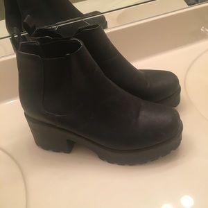 Chunky platform Chelsea bootie